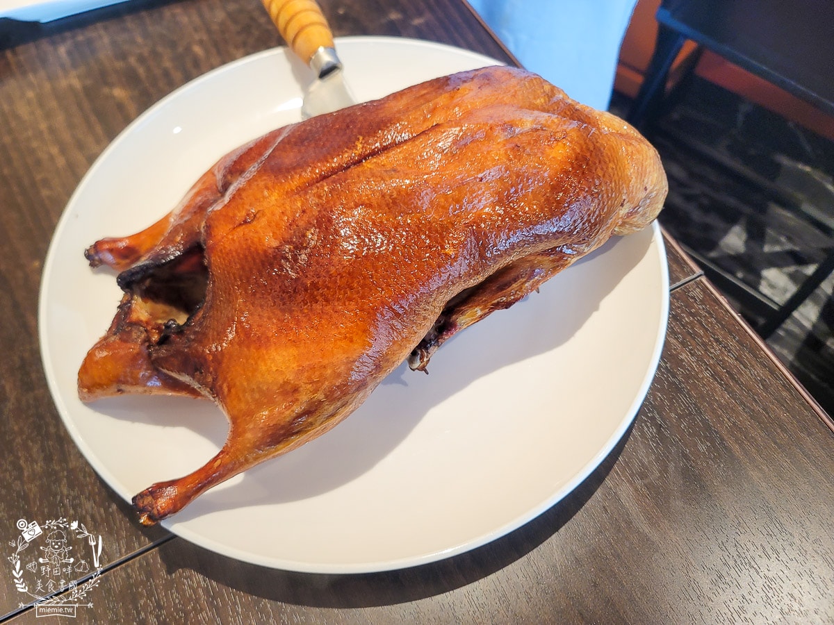 福華大飯店江南春烤鴨套餐桌菜料理|一萬六的桌菜料理開箱品嚐！經典江浙菜+脆皮烤鴨人氣必點！