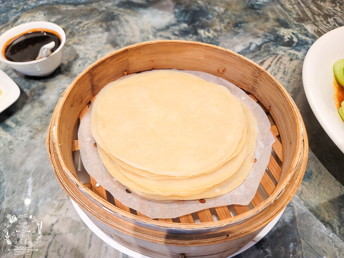 福華大飯店江南春烤鴨套餐桌菜料理|一萬六的桌菜料理開箱品嚐！經典江浙菜+脆皮烤鴨人氣必點！