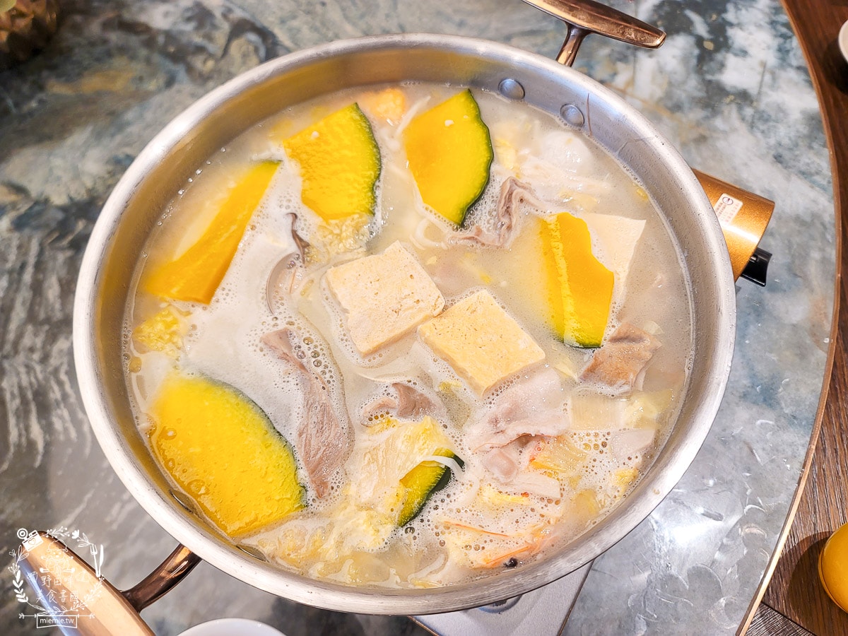 福華大飯店江南春烤鴨套餐桌菜料理|一萬六的桌菜料理開箱品嚐！經典江浙菜+脆皮烤鴨人氣必點！