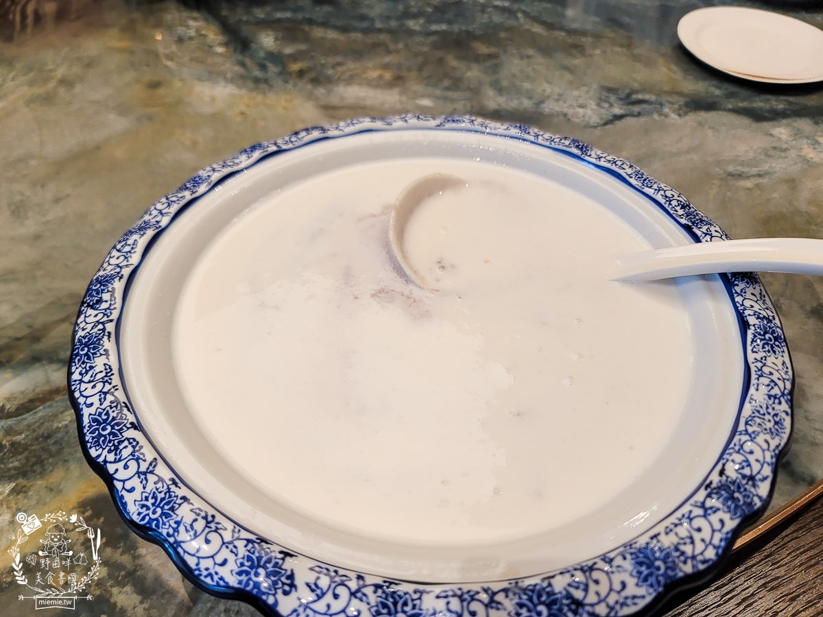 福華大飯店江南春烤鴨套餐桌菜料理|一萬六的桌菜料理開箱品嚐！經典江浙菜+脆皮烤鴨人氣必點！