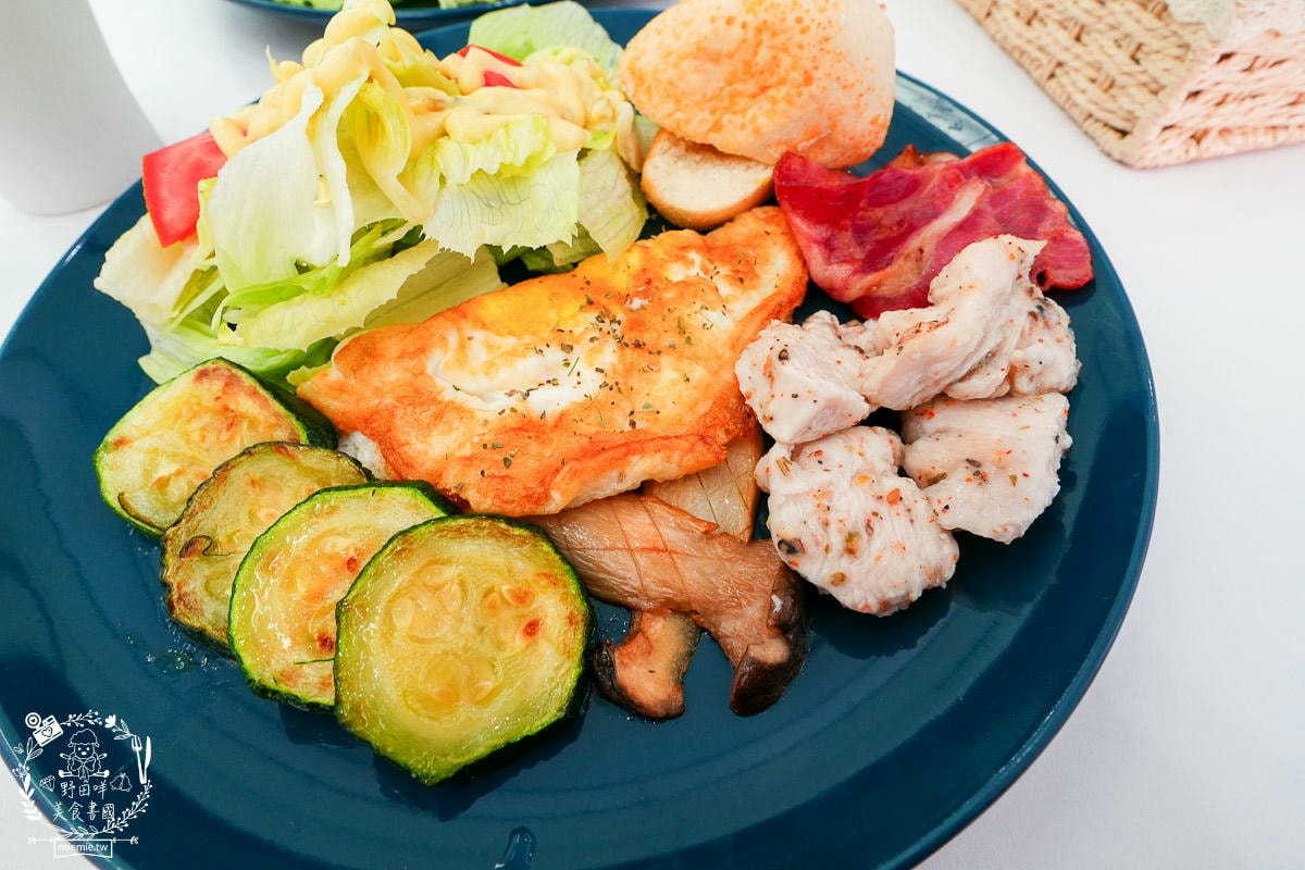 禾旅宿Ho Hostel 墾丁夢幻島｜恆春色彩斑斕的繽紛民宿！豪華陽台房還有夢幻玻璃球可以賞星光？