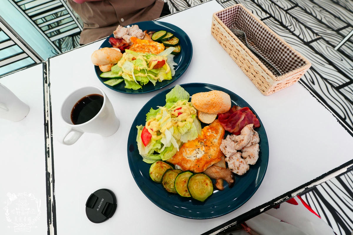 禾旅宿Ho Hostel 墾丁夢幻島｜恆春色彩斑斕的繽紛民宿！豪華陽台房還有夢幻玻璃球可以賞星光？