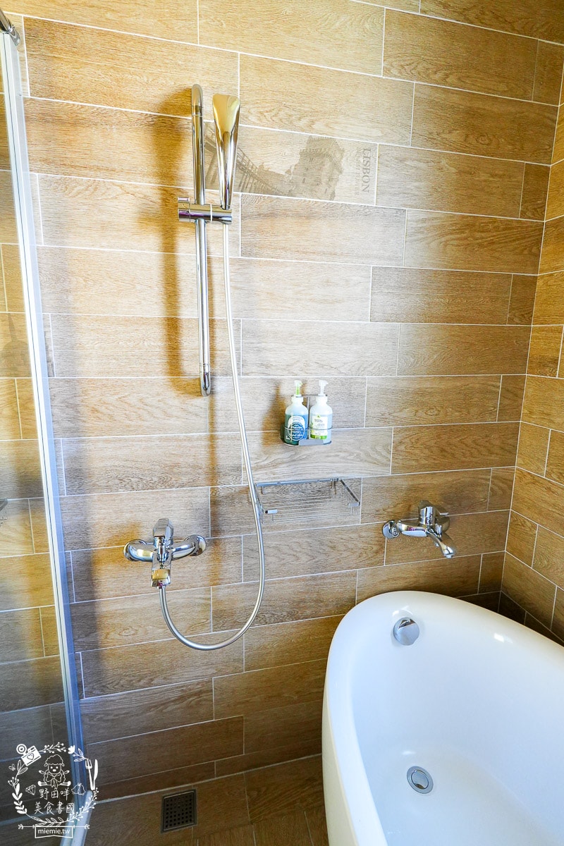 禾旅宿Ho Hostel 墾丁夢幻島｜恆春色彩斑斕的繽紛民宿！豪華陽台房還有夢幻玻璃球可以賞星光？