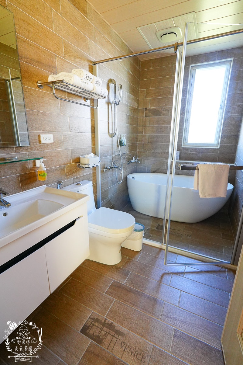 禾旅宿Ho Hostel 墾丁夢幻島｜恆春色彩斑斕的繽紛民宿！豪華陽台房還有夢幻玻璃球可以賞星光？