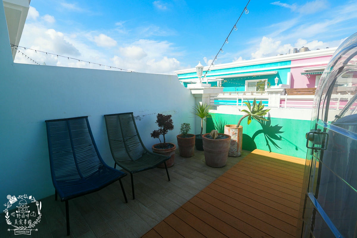禾旅宿Ho Hostel 墾丁夢幻島｜恆春色彩斑斕的繽紛民宿！豪華陽台房還有夢幻玻璃球可以賞星光？