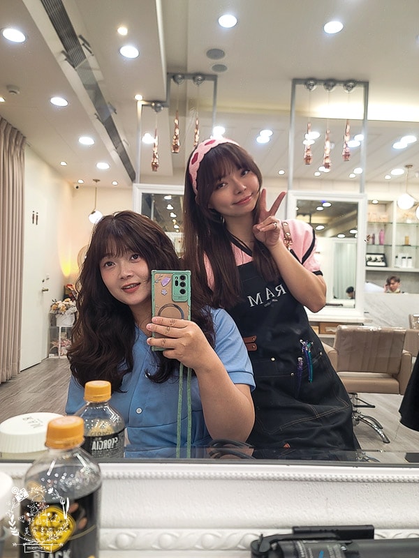 高雄美髮推薦RAM美髮沙龍達菲設計師｜被超多人稱讚的浪漫層次波紋捲與楓糖班比色