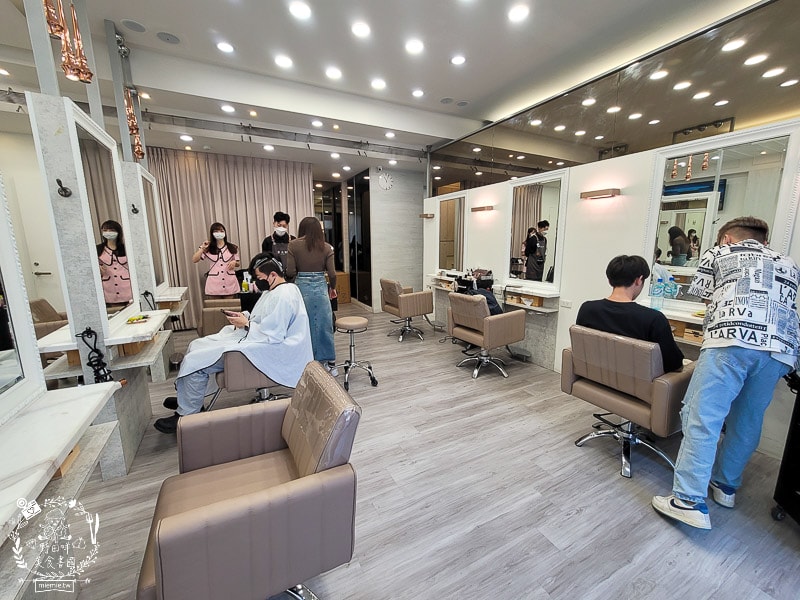 高雄美髮推薦RAM美髮沙龍達菲設計師｜被超多人稱讚的浪漫層次波紋捲與楓糖班比色