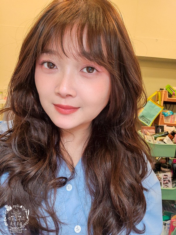 高雄美髮推薦RAM美髮沙龍達菲設計師｜被超多人稱讚的浪漫層次波紋捲與楓糖班比色