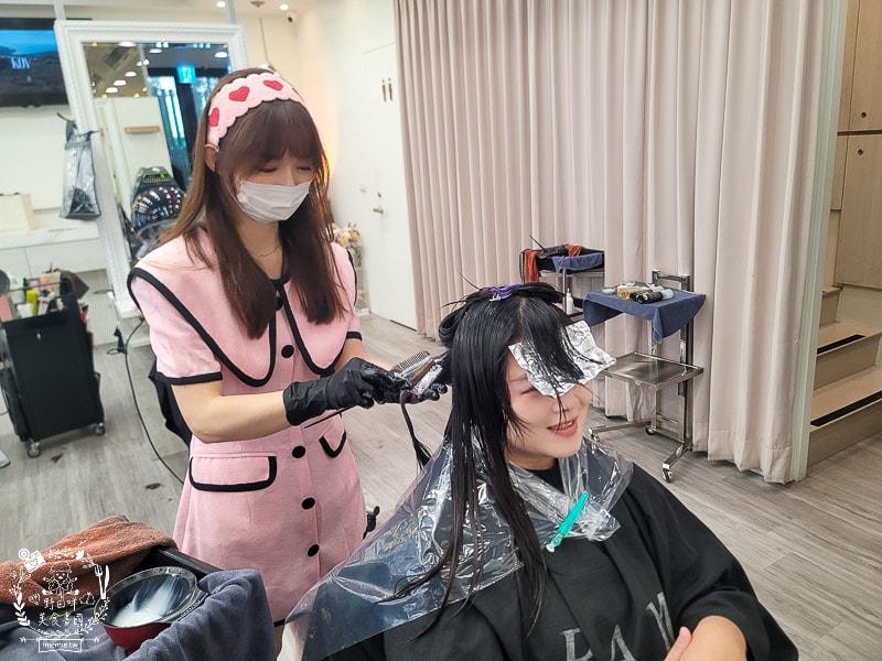 高雄美髮推薦RAM美髮沙龍達菲設計師｜被超多人稱讚的浪漫層次波紋捲與楓糖班比色