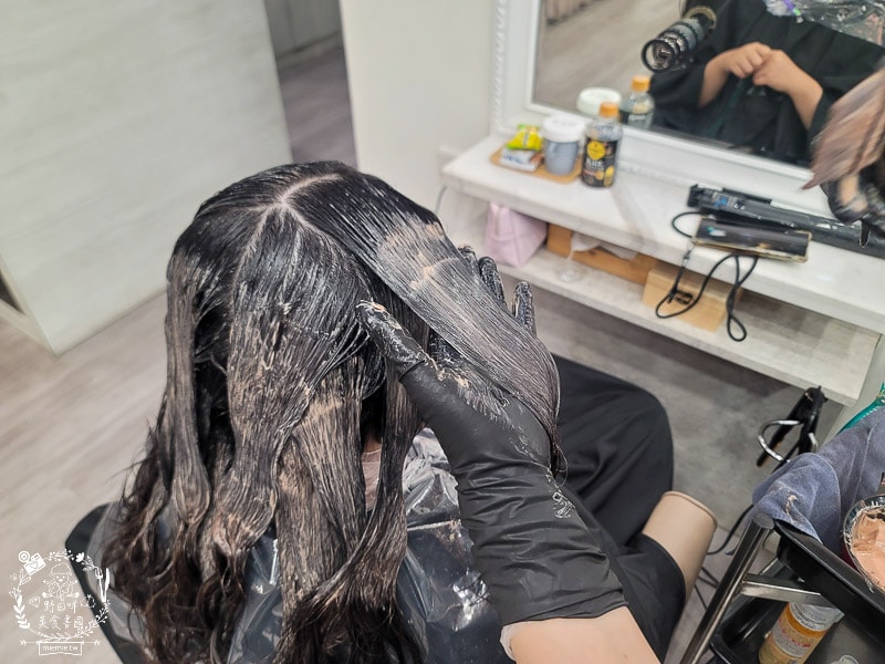 高雄美髮推薦RAM美髮沙龍達菲設計師｜被超多人稱讚的浪漫層次波紋捲與楓糖班比色