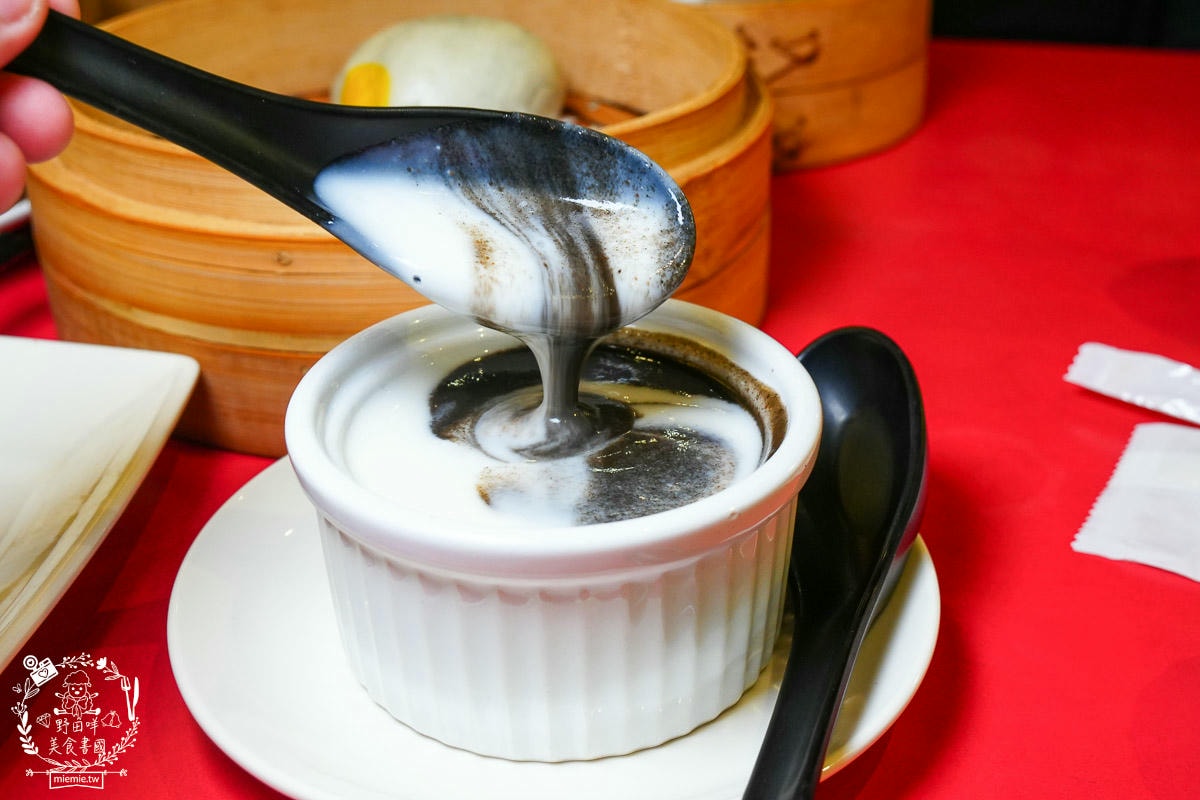 高雄港式點心推薦[地糖仔]高雄市長花媽回訪超多次的港式茶飲！平假日都座無虛席的港點名店！