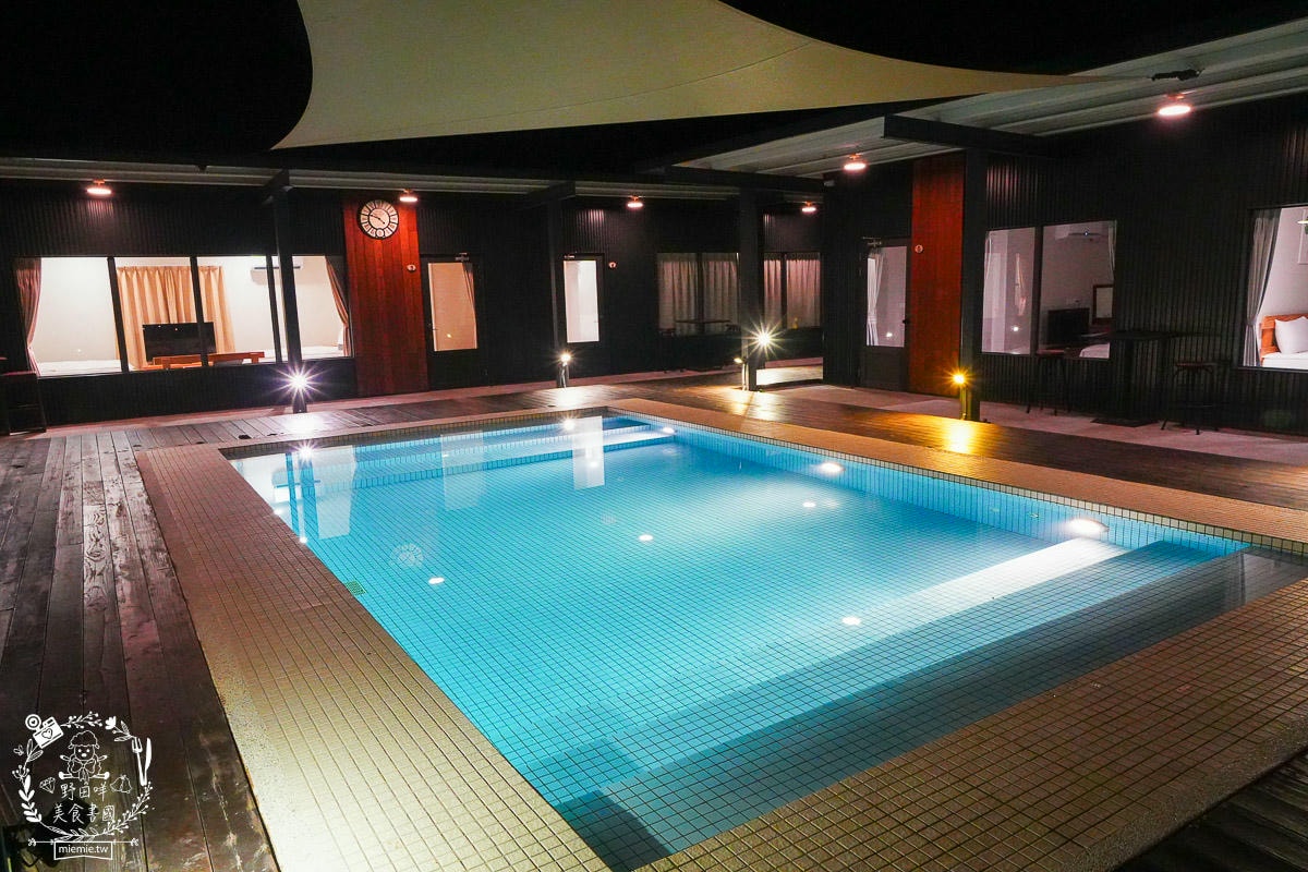 森深小苑 墾丁villa｜坐擁寬敞泳池與森林氣息場地的墾丁villa包棟民宿！還能歡唱KTV與輕鬆烤肉