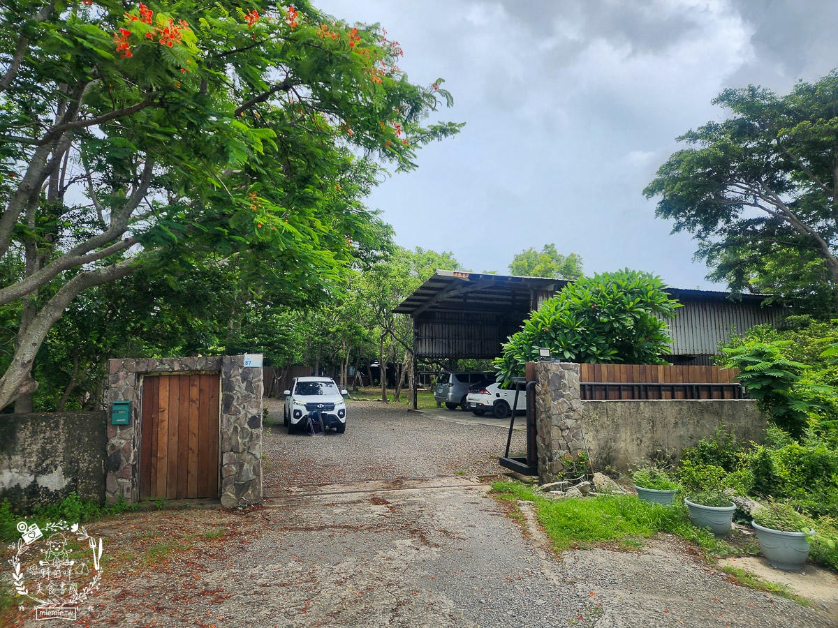 森深小苑 墾丁villa｜坐擁寬敞泳池與森林氣息場地的墾丁villa包棟民宿！還能歡唱KTV與輕鬆烤肉