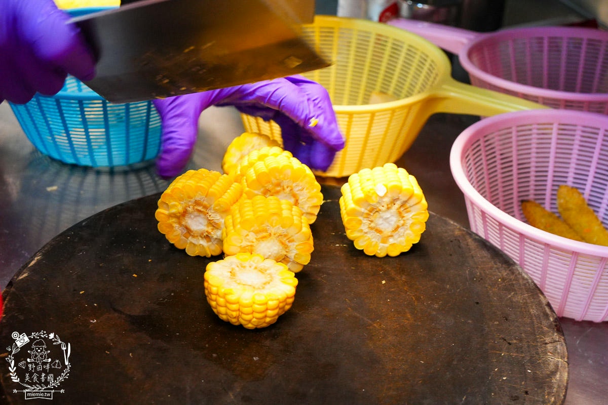 雄喝呷鹹酥鷄|高雄隱藏在鼎中路的超有料鹽酥雞！滿額送可口可樂或原萃！三民鹹酥雞推薦！