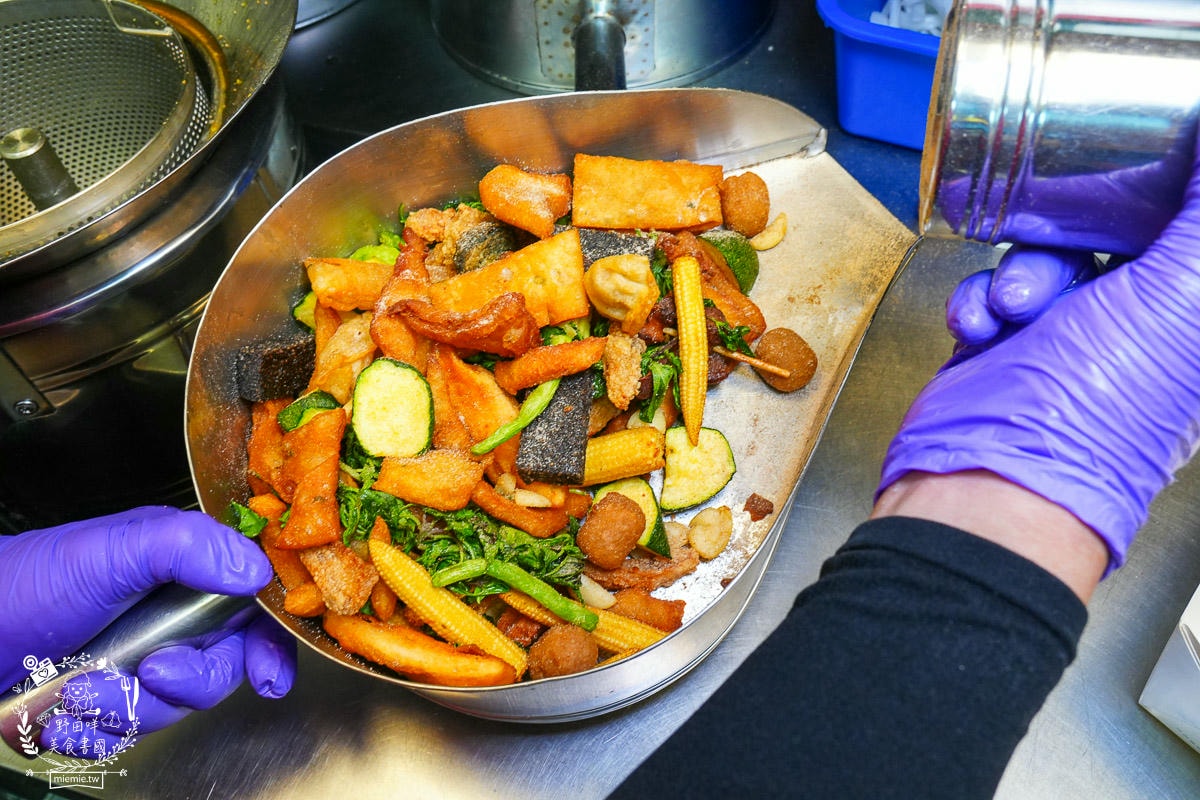 雄喝呷鹹酥鷄|高雄隱藏在鼎中路的超有料鹽酥雞！滿額送可口可樂或原萃！三民鹹酥雞推薦！