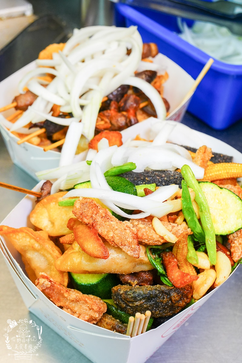 雄喝呷鹹酥鷄|高雄隱藏在鼎中路的超有料鹽酥雞！滿額送可口可樂或原萃！三民鹹酥雞推薦！