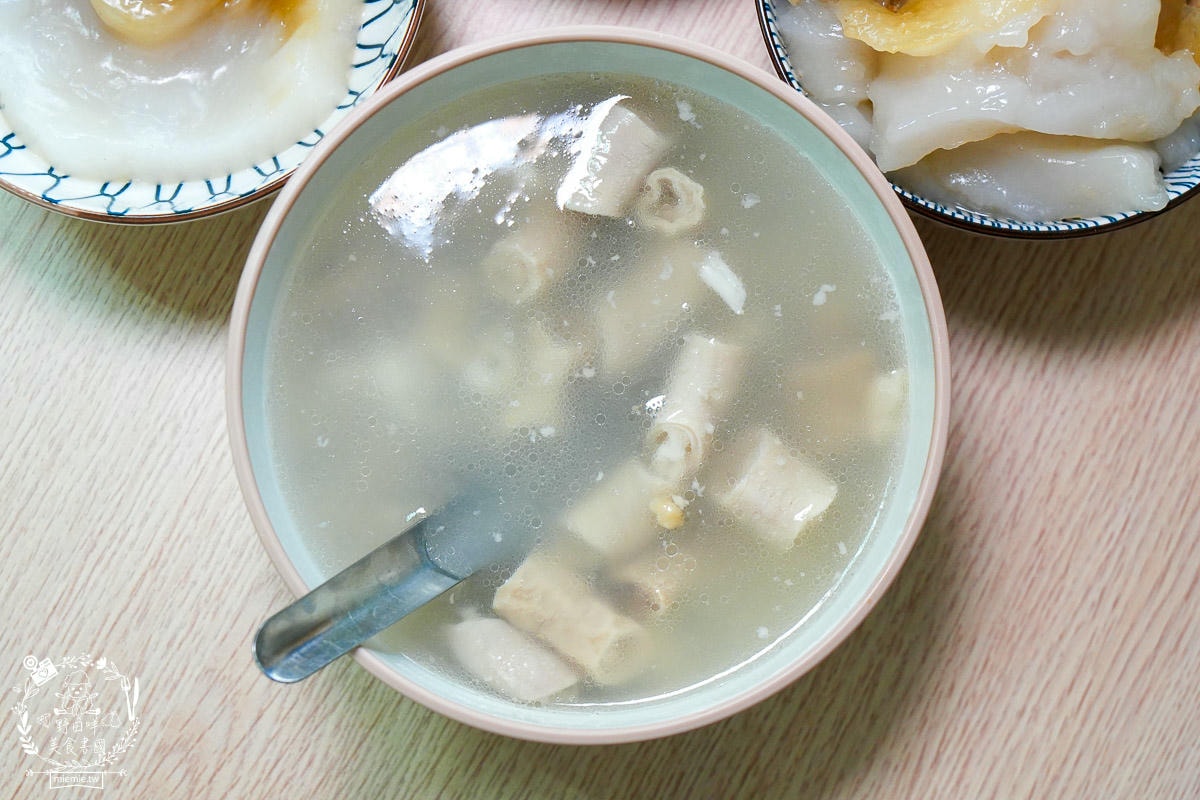 鳳山肉圓四神湯油飯推薦[初肉圓]超平價的鳳山美食！肉圓油飯人氣必點！四神湯料超級多？