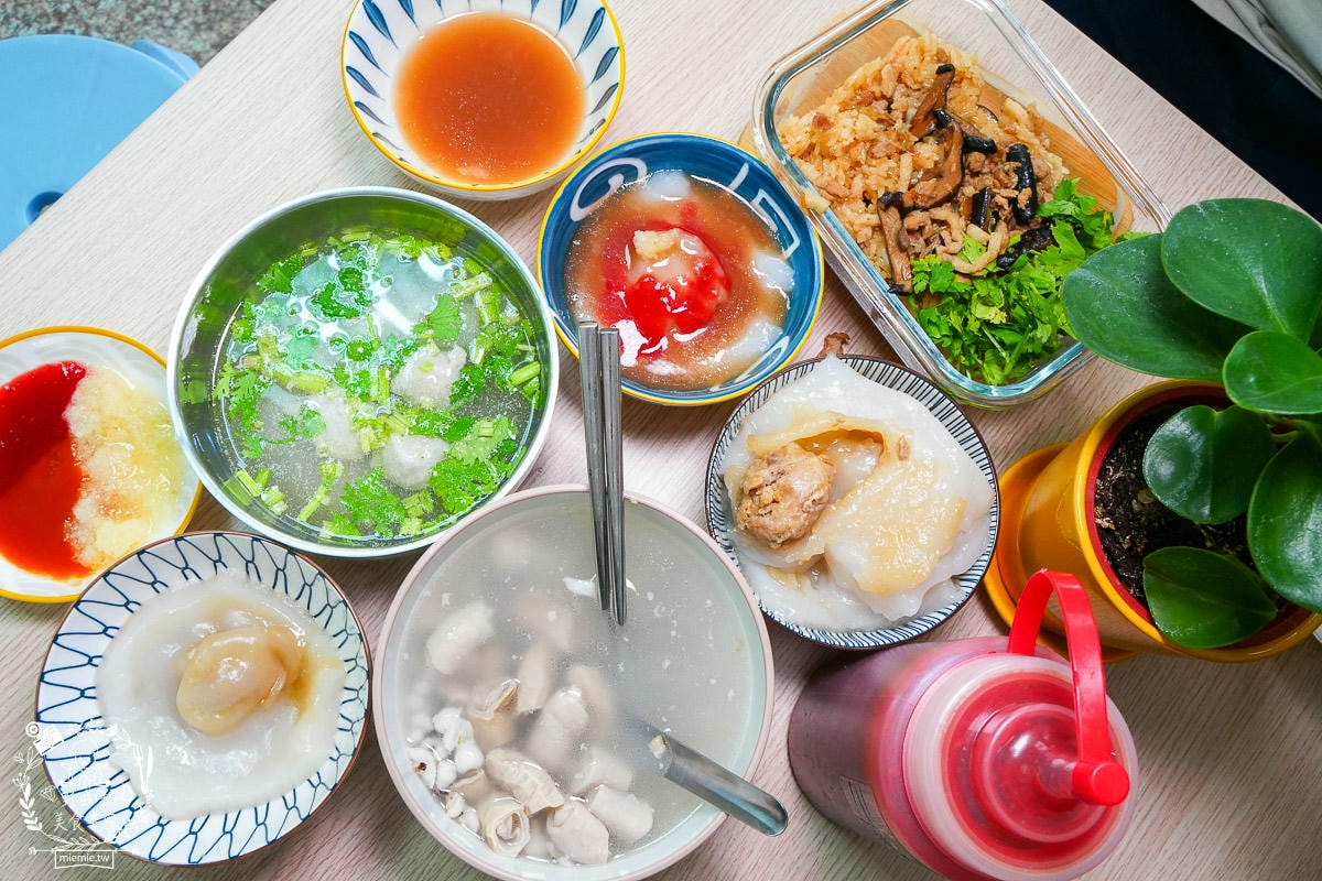 鳳山肉圓四神湯油飯推薦[初肉圓]超平價的鳳山美食！肉圓油飯人氣必點！四神湯料超級多？