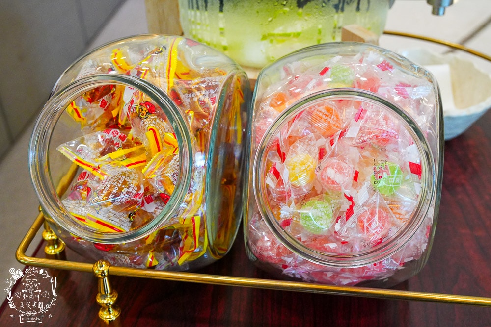 長榮鳳凰酒店(礁溪)一泊二食開箱｜礁溪超強的溫泉飯店！桂冠自助餐松葉蟹腳吃到飽！鳳凰飴號下午茶甜點跟酒品無限供應！
