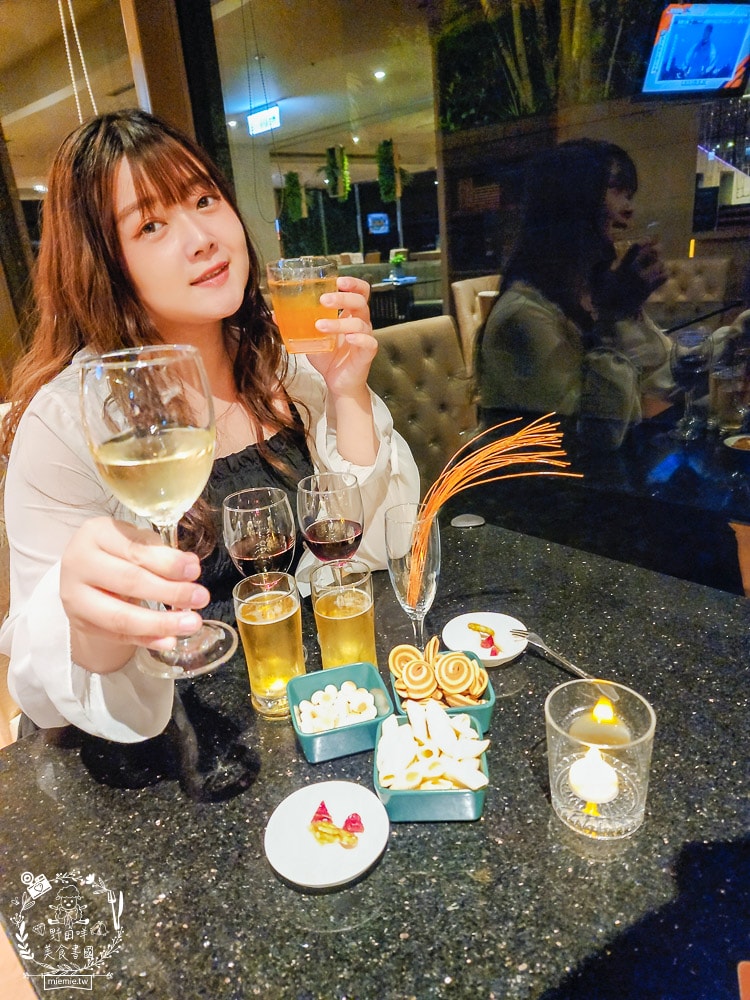 長榮鳳凰酒店(礁溪)鳳凰飴號 | 邀請制行政酒廊下午茶飲品調酒無限供應！凡符合獲邀入席資格之房客即可免費入座鳳凰飴號享用輕食、咖啡、調酒。