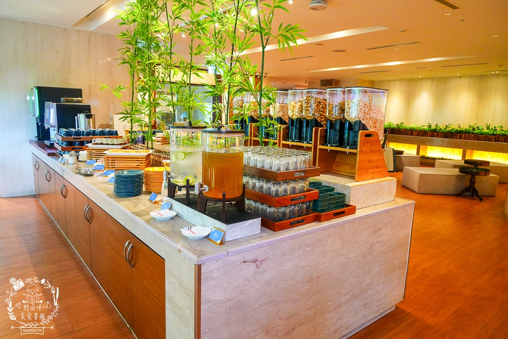 長榮鳳凰酒店(礁溪)鳳凰飴號 | 邀請制行政酒廊下午茶飲品調酒無限供應！凡符合獲邀入席資格之房客即可免費入座鳳凰飴號享用輕食、咖啡、調酒。