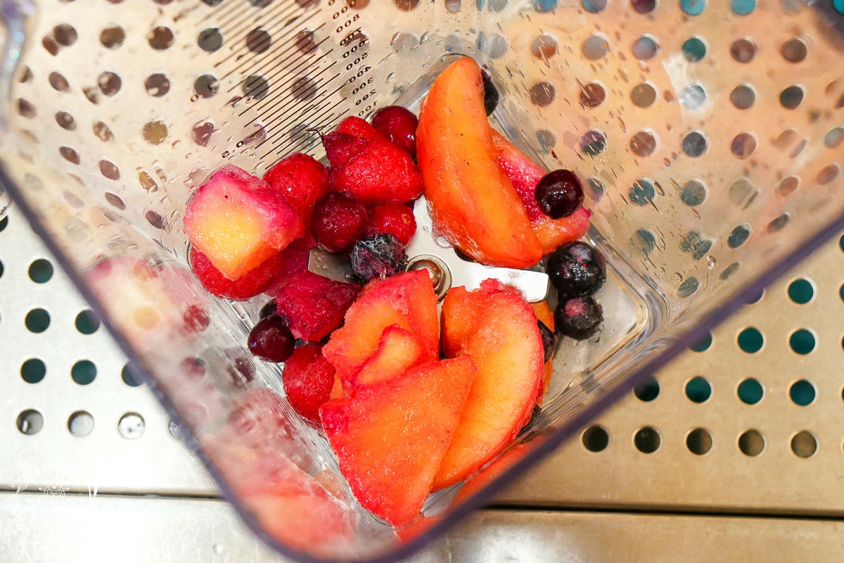 nanafru 娜娜福果優茶飲專賣｜超繽紛的果優人氣必喝！生椰喝起來居然毫無違和感？水果美式超清爽又香甜！