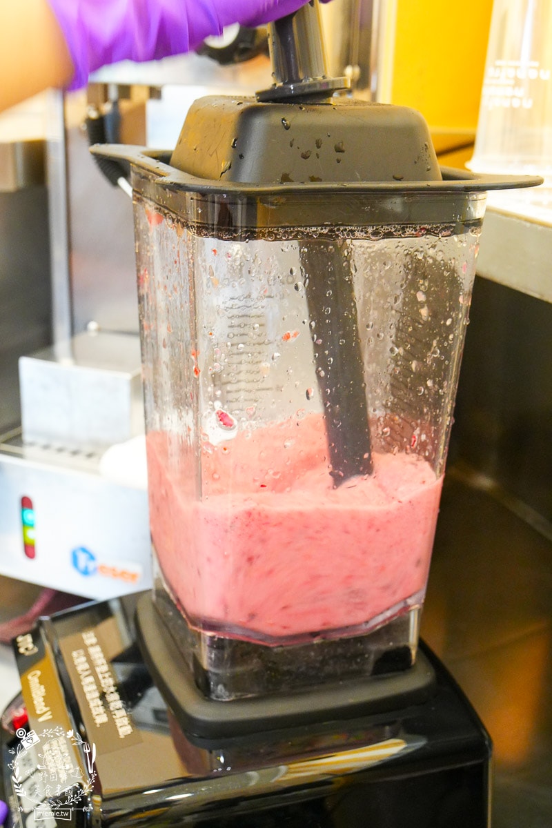 nanafru 娜娜福果優茶飲專賣｜超繽紛的果優人氣必喝！生椰喝起來居然毫無違和感？水果美式超清爽又香甜！