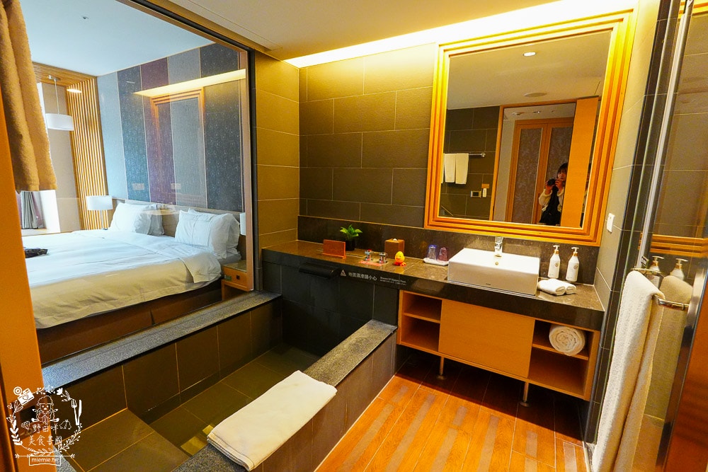 長榮鳳凰酒店(礁溪)一泊二食開箱|礁溪超強的溫泉飯店!桂冠自助餐松葉蟹腳吃到飽!鳳凰飴號下午茶甜點跟酒品無限供應! - 第18張圖