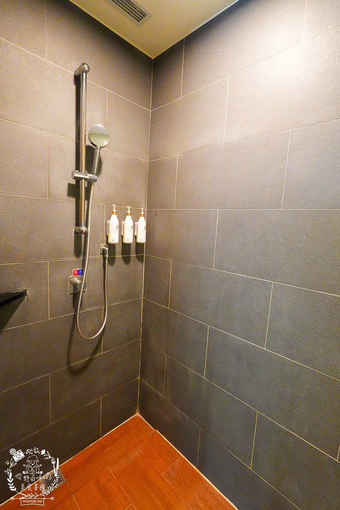 長榮鳳凰酒店(礁溪)一泊二食開箱|礁溪超強的溫泉飯店!桂冠自助餐松葉蟹腳吃到飽!鳳凰飴號下午茶甜點跟酒品無限供應! - 第22張圖