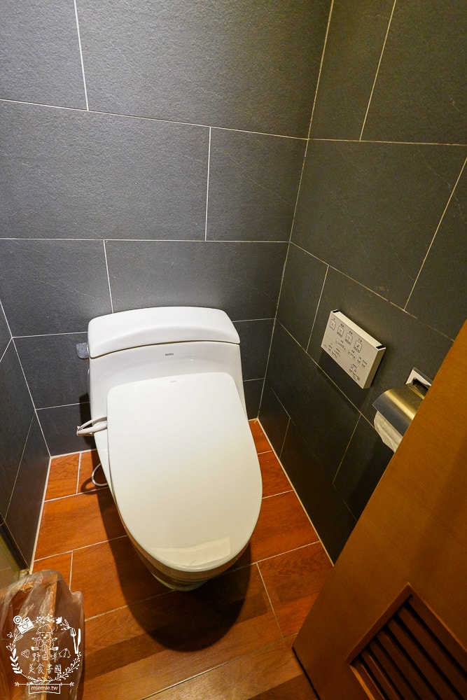 長榮鳳凰酒店(礁溪)一泊二食開箱|礁溪超強的溫泉飯店!桂冠自助餐松葉蟹腳吃到飽!鳳凰飴號下午茶甜點跟酒品無限供應! - 第23張圖