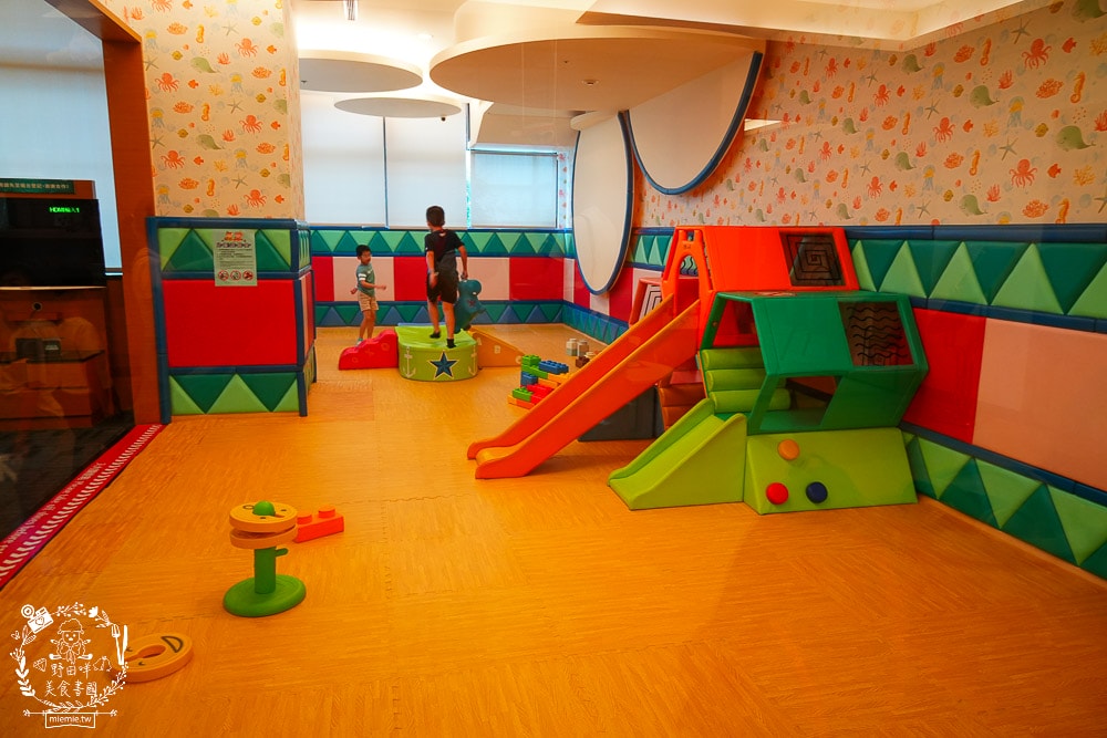 長榮鳳凰酒店(礁溪)一泊二食開箱|礁溪超強的溫泉飯店!桂冠自助餐松葉蟹腳吃到飽!鳳凰飴號下午茶甜點跟酒品無限供應! - 第37張圖