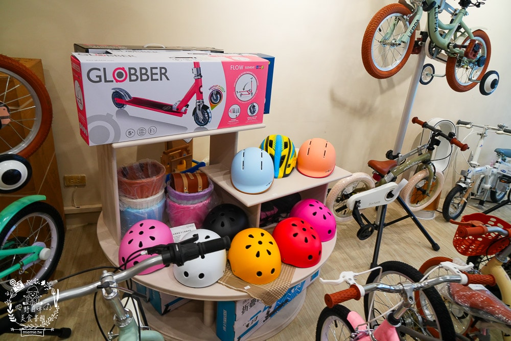 河堤商圈美食景點與社區隱藏小店推薦|平日也大客滿的餐館|超平價寬敞的兒童遊樂空間|超多款滑步車可以挑選|