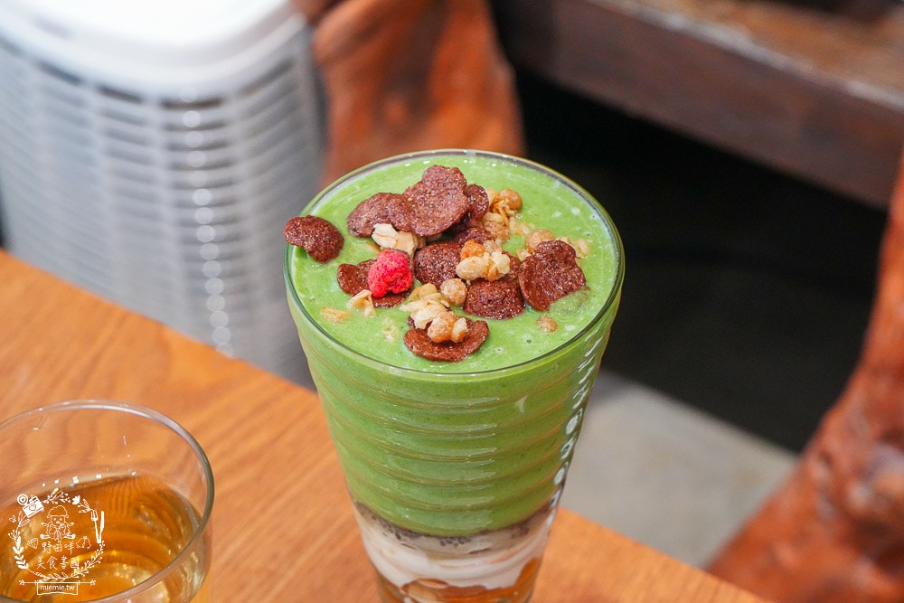 河堤商圈美食景點與社區隱藏小店推薦|平日也大客滿的餐館|超平價寬敞的兒童遊樂空間|超多款滑步車可以挑選|