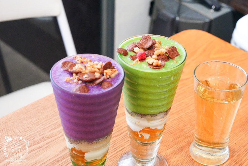 河堤商圈美食景點與社區隱藏小店推薦|平日也大客滿的餐館|超平價寬敞的兒童遊樂空間|超多款滑步車可以挑選|