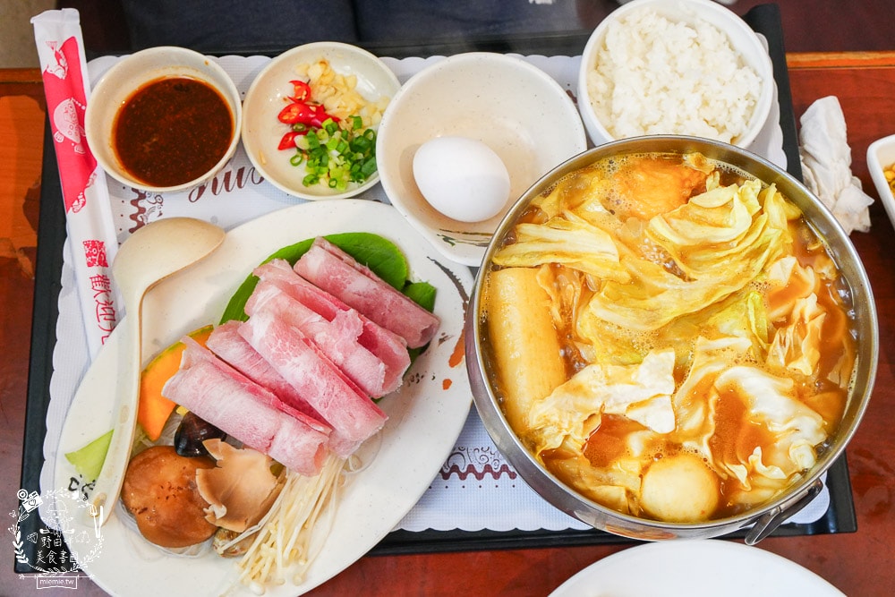 河堤商圈美食景點與社區隱藏小店推薦|平日也大客滿的餐館|超平價寬敞的兒童遊樂空間|超多款滑步車可以挑選|