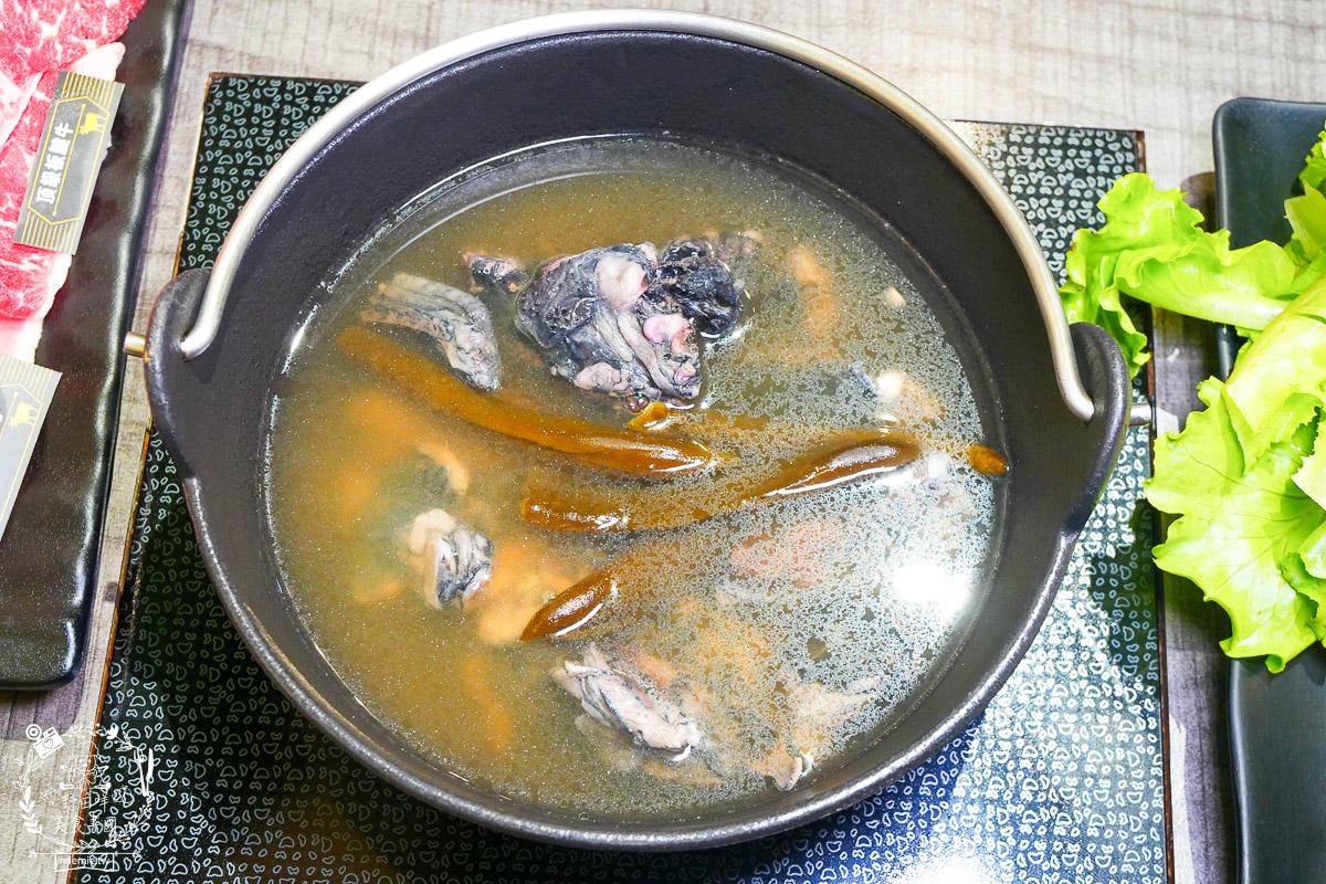 高雄[鍋道一號高雄鳳山店]平日只要199元超狂自助吧超過40種品項爽爽吃到飽？CP值超高的鳳山火鍋店！