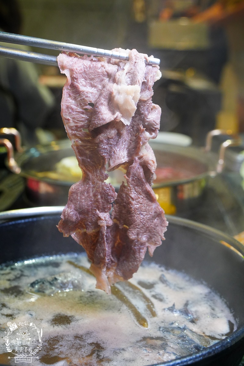 高雄[鍋道一號高雄鳳山店]平日只要199元超狂自助吧超過40種品項爽爽吃到飽？CP值超高的鳳山火鍋店！