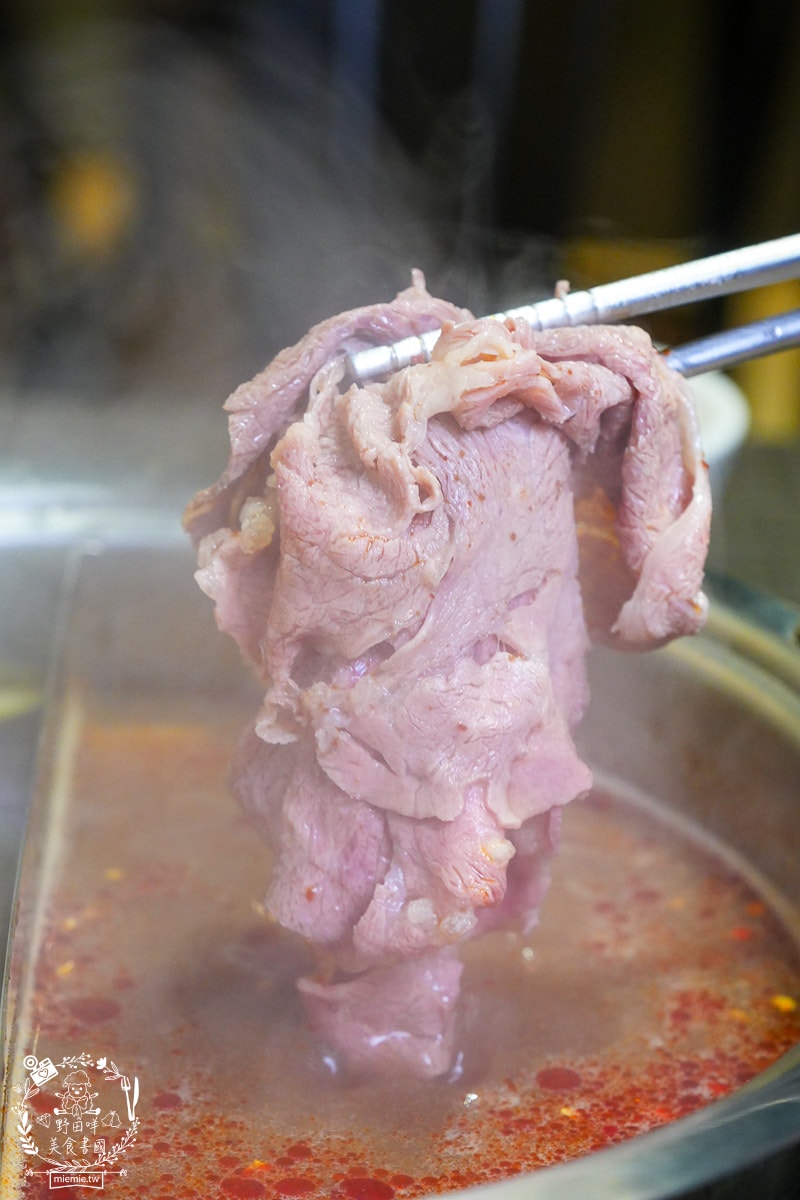 高雄[鍋道一號高雄鳳山店]平日只要199元超狂自助吧超過40種品項爽爽吃到飽？CP值超高的鳳山火鍋店！