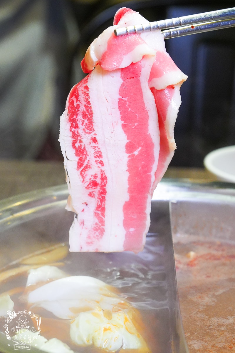 高雄[鍋道一號高雄鳳山店]平日只要199元超狂自助吧超過40種品項爽爽吃到飽？CP值超高的鳳山火鍋店！