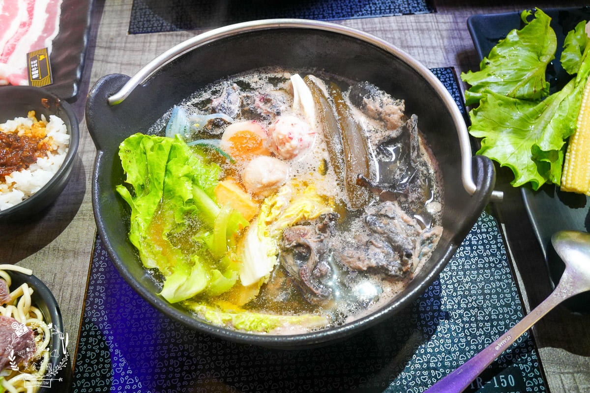 高雄[鍋道一號高雄鳳山店]平日只要199元超狂自助吧超過40種品項爽爽吃到飽？CP值超高的鳳山火鍋店！