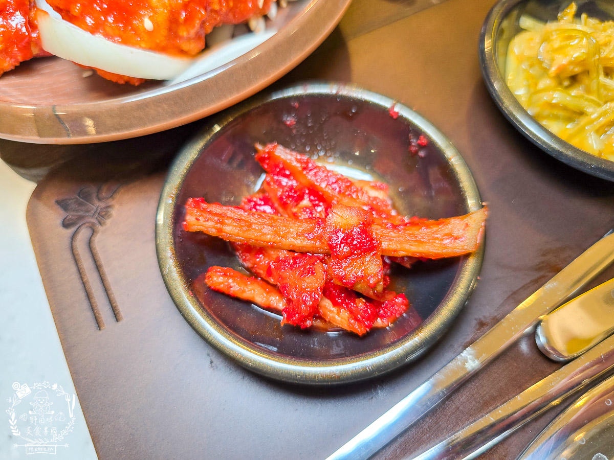 高雄[三色三味삼색삼미]台灣首間韓國首爾連鎖釜飯豆腐煲第一品牌在漢神巨蛋！「釜飯KO天才」李旼奎領軍 傳承與創新的正統釜飯魅力