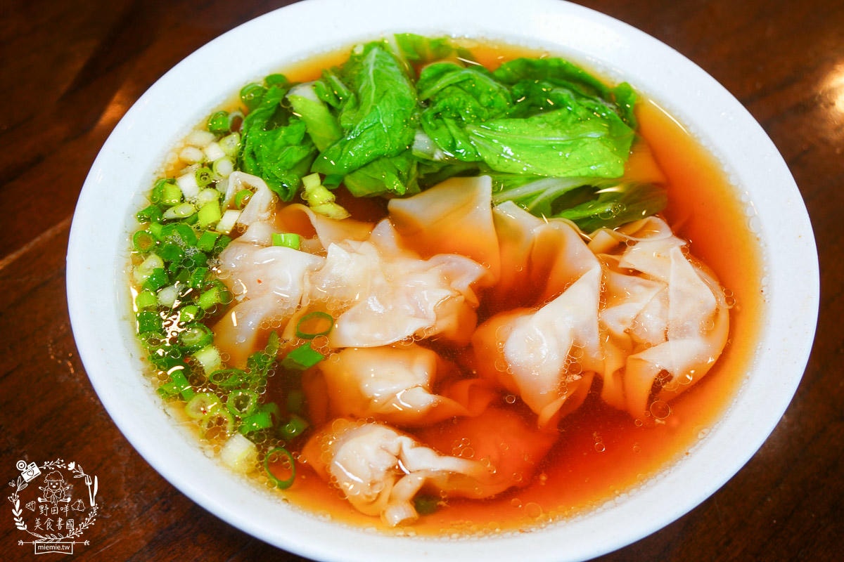 鳳山小吃推薦|江北食堂 風味外省麵|連平日中午都座無虛席的鳳山麵店！鳳山牛肉麵推薦！