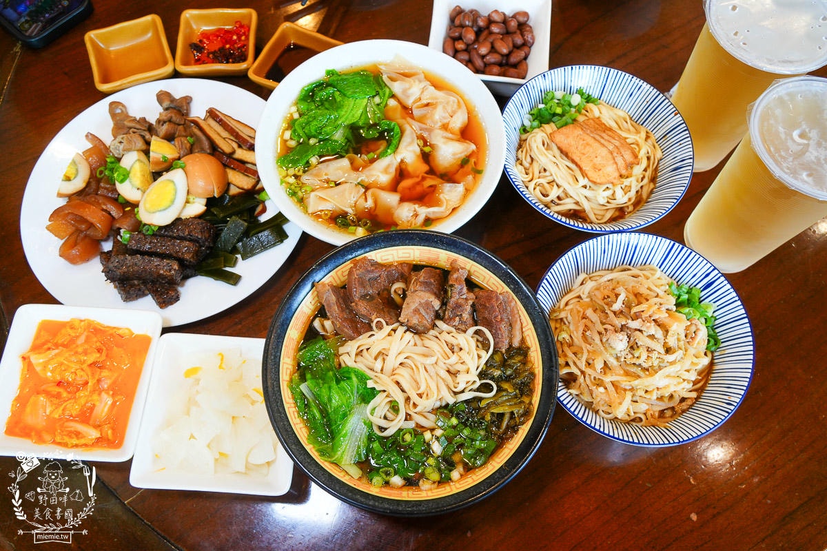 鳳山小吃推薦|江北食堂 風味外省麵|連平日中午都座無虛席的鳳山麵店！鳳山牛肉麵推薦！