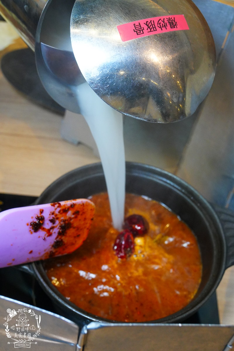 肉多多火鍋鳳山青年店｜平日午餐/宵夜不限時只要268元70多種自助吧吃到飽！文山特區火鍋吃到飽推薦！