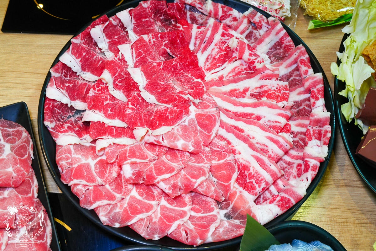 肉多多火鍋鳳山青年店｜平日午餐/宵夜不限時只要268元70多種自助吧吃到飽！文山特區火鍋吃到飽推薦！
