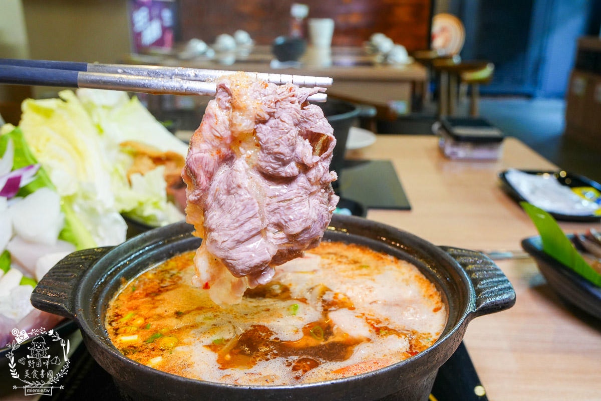 肉多多火鍋鳳山青年店｜平日午餐/宵夜不限時只要268元70多種自助吧吃到飽！文山特區火鍋吃到飽推薦！