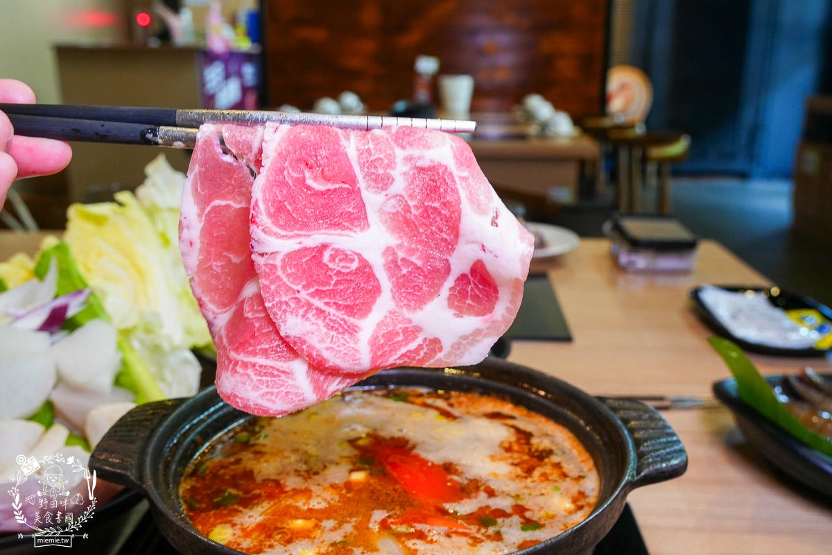 肉多多火鍋鳳山青年店｜平日午餐/宵夜不限時只要268元70多種自助吧吃到飽！文山特區火鍋吃到飽推薦！