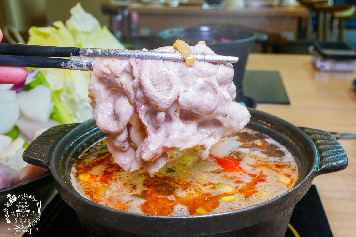 肉多多火鍋鳳山青年店｜平日午餐/宵夜不限時只要268元70多種自助吧吃到飽！文山特區火鍋吃到飽推薦！