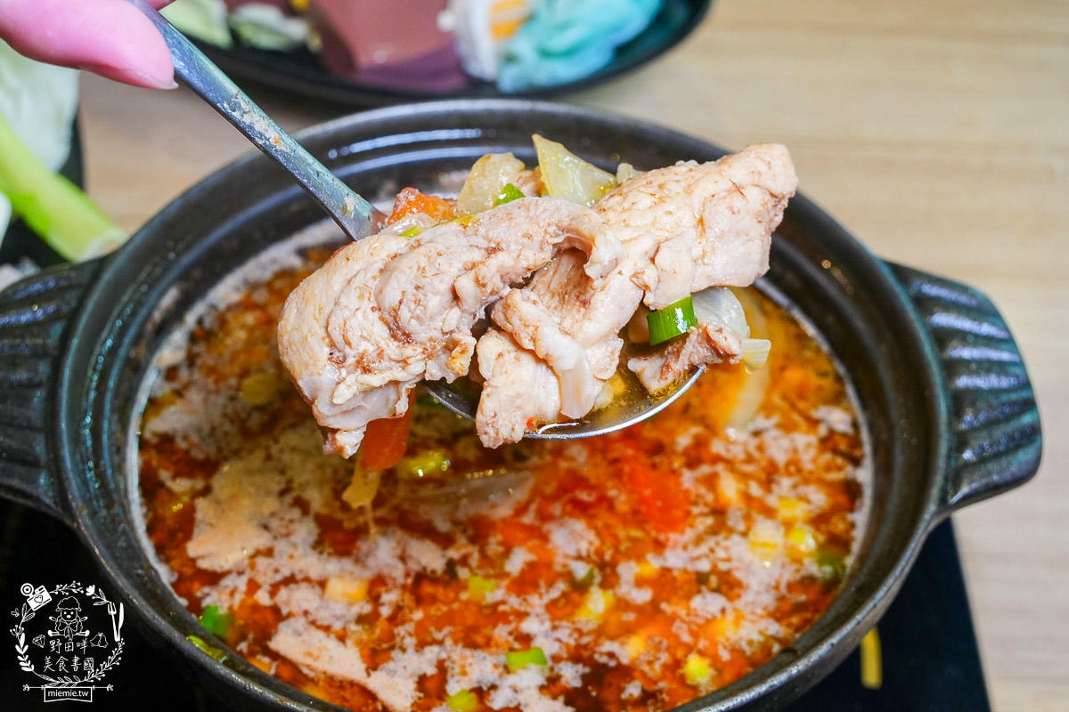 肉多多火鍋鳳山青年店｜平日午餐/宵夜不限時只要268元70多種自助吧吃到飽！文山特區火鍋吃到飽推薦！