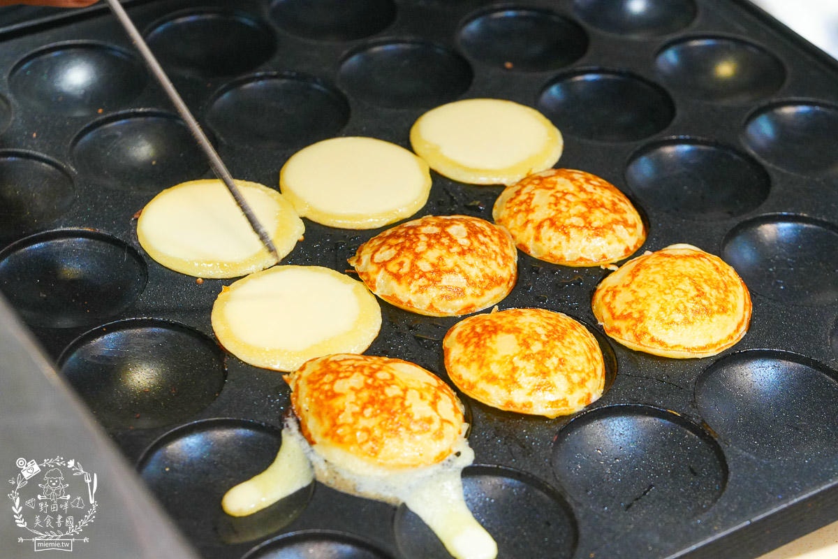 青年夜市美食推薦[蕾隊友舒芙蕾]超多人排隊的夜市美食！炙燒焦糖卡士達口味必推！